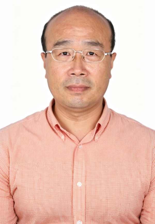 国家食品安全风险评估中心食品安全风险监测副首席专家，风险监测部监测一室主任